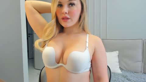 Snapshot of casey_ann chatting on 15, 11, 2025 ALEXA online show from 15, 11, 2025