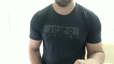 Snapshot of cashmastermuscle77 chatting on 28, 10, 2025 cashmastermuscle77 online show from 28, 10, 2025