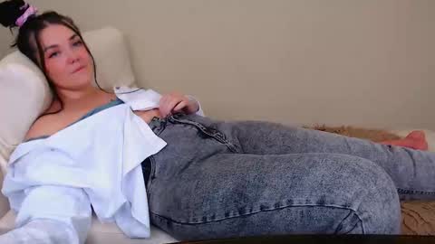 Snapshot of cassidy_one chatting on 22, 10, 2025 Anna online show from 22, 10, 2025