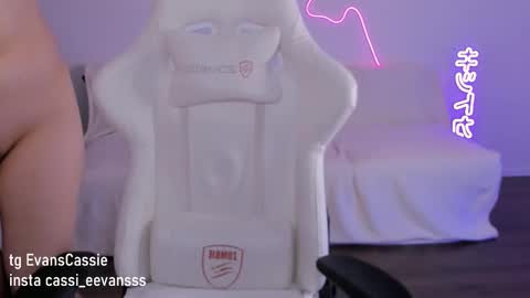 Cassie online show from 17, 2, 2025