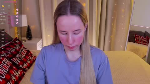 Snapshot of cassie_kelman chatting on 19, 12, 2024 Cassie online show from 19, 12, 2024