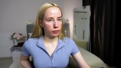 Snapshot of cassie_kelman chatting on 2, 11, 2025 Cassie online show from 2, 11, 2025