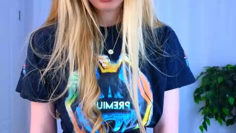 Hello my name is Cassie and my friend Nilo is also here online show from 27, 2, 2025