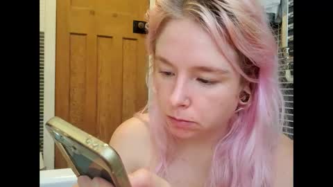 Cassie online show from 4, 2, 2026