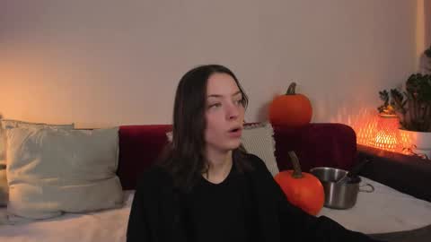 Snapshot of cassisland chatting on 28, 10, 2025 cassandra online show from 28, 10, 2025