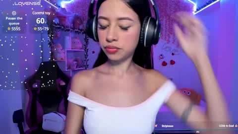 Snapshot of cat_kitty18 chatting on 6, 3, 2025 Lorena Saenz online show from 6, 3, 2025