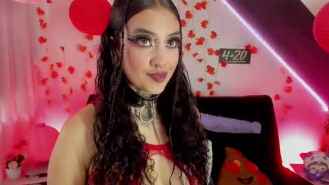 Cata green model independient online show from 10, 2, 2025