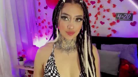 Cata green model independient online show from 17, 2, 2025
