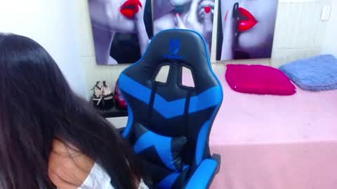 Snapshot of catalehia_milk chatting on 12, 12, 2024 C A T A L E H I A online show from 12, 12, 2024