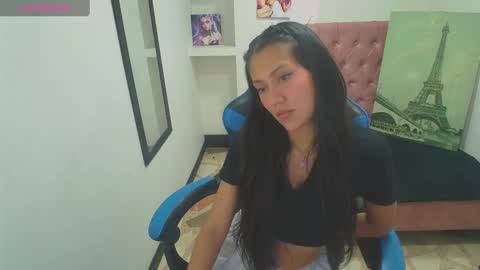 Snapshot of catalehia_milk chatting on 5, 2, 2025 C A T A L E H I A online show from 5, 2, 2025