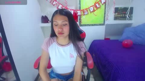 Snapshot of catalehia_milk chatting on 17, 2, 2025 C A T A L E H I A online show from 17, 2, 2025