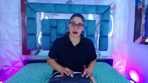 Catalina bustos online show from 26, 2, 2025