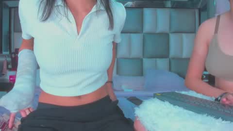 Snapshot of catalina_jade chatting on 11, 11, 2025 Cata online show from 11, 11, 2025