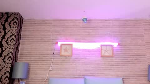 CatalinnaThompson online show from 17, 1, 2025