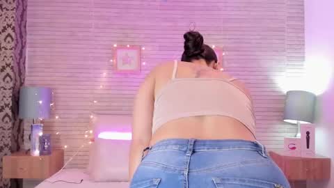 CatalinnaThompson online show from 1, 3, 2025