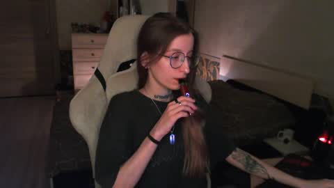 Snapshot of cath_dysphoria_ chatting on 27, 3, 2026 CATH online show from 27, 3, 2026