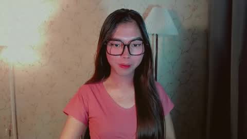 Snapshot of catherine_365 chatting on 18, 10, 2025 catherine_365 online show from 18, 10, 2025