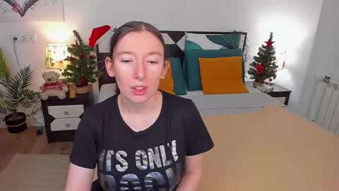 Snapshot of catherinewalls chatting on 3, 2, 2025 Catrin online show from 3, 2, 2025