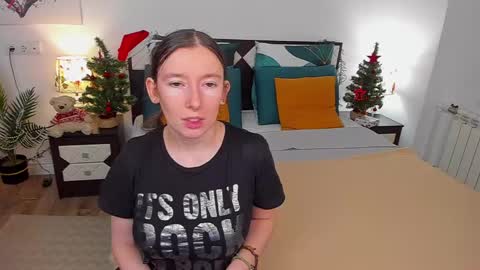 Snapshot of catherinewalls chatting on 4, 2, 2025 Catrin online show from 4, 2, 2025