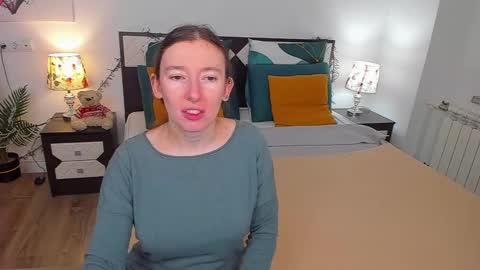 Snapshot of catherinewalls chatting on 6, 2, 2025 Catrin online show from 6, 2, 2025