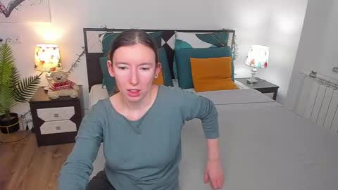 Snapshot of catherinewalls chatting on 24, 2, 2025 Catrin online show from 24, 2, 2025