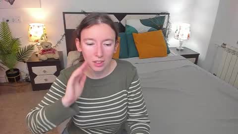 Snapshot of catherinewalls chatting on 2, 10, 2025 Catrin online show from 2, 10, 2025