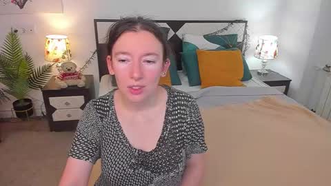 Snapshot of catherinewalls chatting on 9, 10, 2025 Catrin online show from 9, 10, 2025