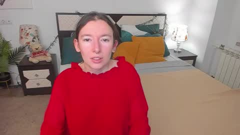 Snapshot of catherinewalls chatting on 13, 10, 2025 Catrin online show from 13, 10, 2025