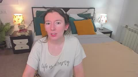 Snapshot of catherinewalls chatting on 17, 10, 2025 Catrin online show from 17, 10, 2025