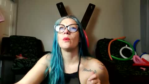 Snapshot of catskinks chatting on 18, 12, 2025 CatsKinks online show from 18, 12, 2025