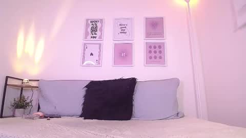 Snapshot of cattaleya002 chatting on 5, 2, 2026 CATALEYA online show from 5, 2, 2026