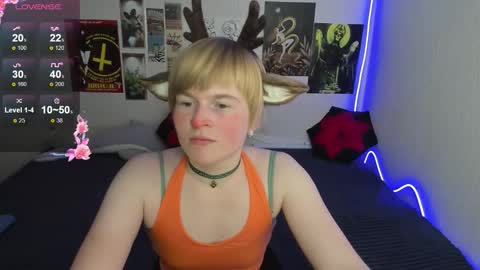 cattie_w_ online show from 16, 12, 2025