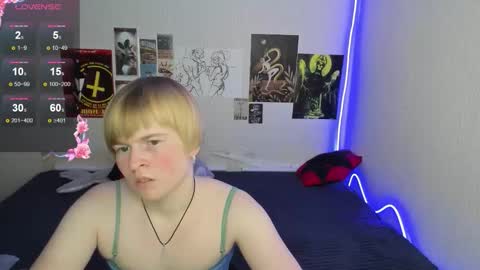 cattie_w_ online show from 18, 12, 2025