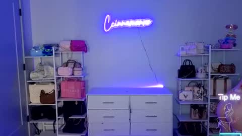 Snapshot of ccinnamon chatting on 17, 10, 2025 Ccinnamon online show from 17, 10, 2025