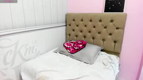 Snapshot of celeste_cortes chatting on 8, 2, 2025 Celeste online show from 8, 2, 2025