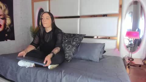 celeste_starsss online show from 19, 1, 2025