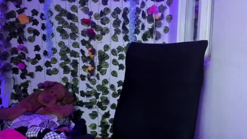 Snapshot of celestinepurple chatting on 8, 1, 2025 Celestineeeeee online show from 8, 1, 2025