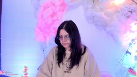 Hello guys my name is Sofi and Lizzie and  Vanessa online show from 27, 1, 2025