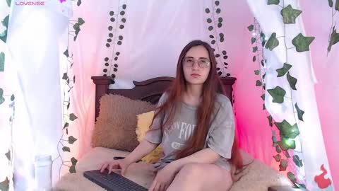 Hello guys my name is Sofi and Lizzie and  Vanessa online show from 18, 2, 2025