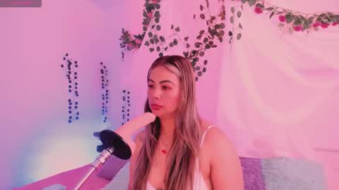 Hello guys my name is Sofi and Lizzie and  Vanessa online show from 5, 11, 2025