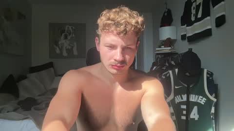 Snapshot of chadtitan chatting on 8, 9, 2025 ChadTitan online show from 8, 9, 2025