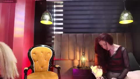 Chanel Whitte online show from 4, 3, 2026