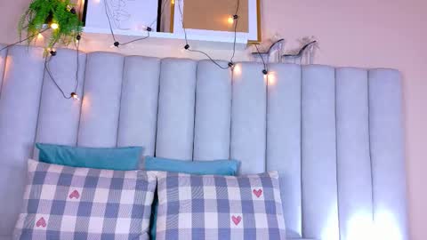 Snapshot of chaneladamss_ chatting on 8, 10, 2025 C H A N E L online show from 8, 10, 2025