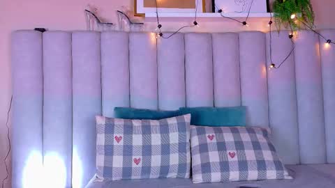 Snapshot of chaneladamss_ chatting on 10, 10, 2025 C H A N E L online show from 10, 10, 2025