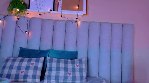 Snapshot of chaneladamss_ chatting on 15, 10, 2025 C H A N E L online show from 15, 10, 2025