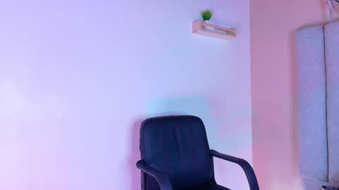 Snapshot of chaneladamss_ chatting on 24, 10, 2025 C H A N E L online show from 24, 10, 2025