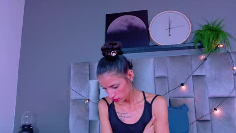 Snapshot of chaneladamss_ chatting on 11, 11, 2025 C H A N E L online show from 11, 11, 2025