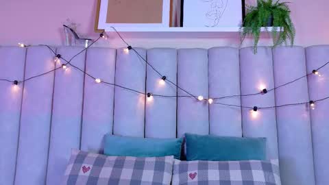 Snapshot of chaneladamss_ chatting on 13, 11, 2025 C H A N E L online show from 13, 11, 2025