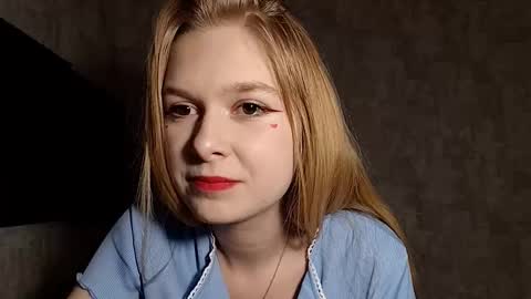 Snapshot of chanelledroz chatting on 14, 10, 2025 Lia online show from 14, 10, 2025