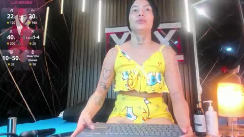 Snapshot of channel_guss chatting on 16, 11, 2025 Channel Guss online show from 16, 11, 2025